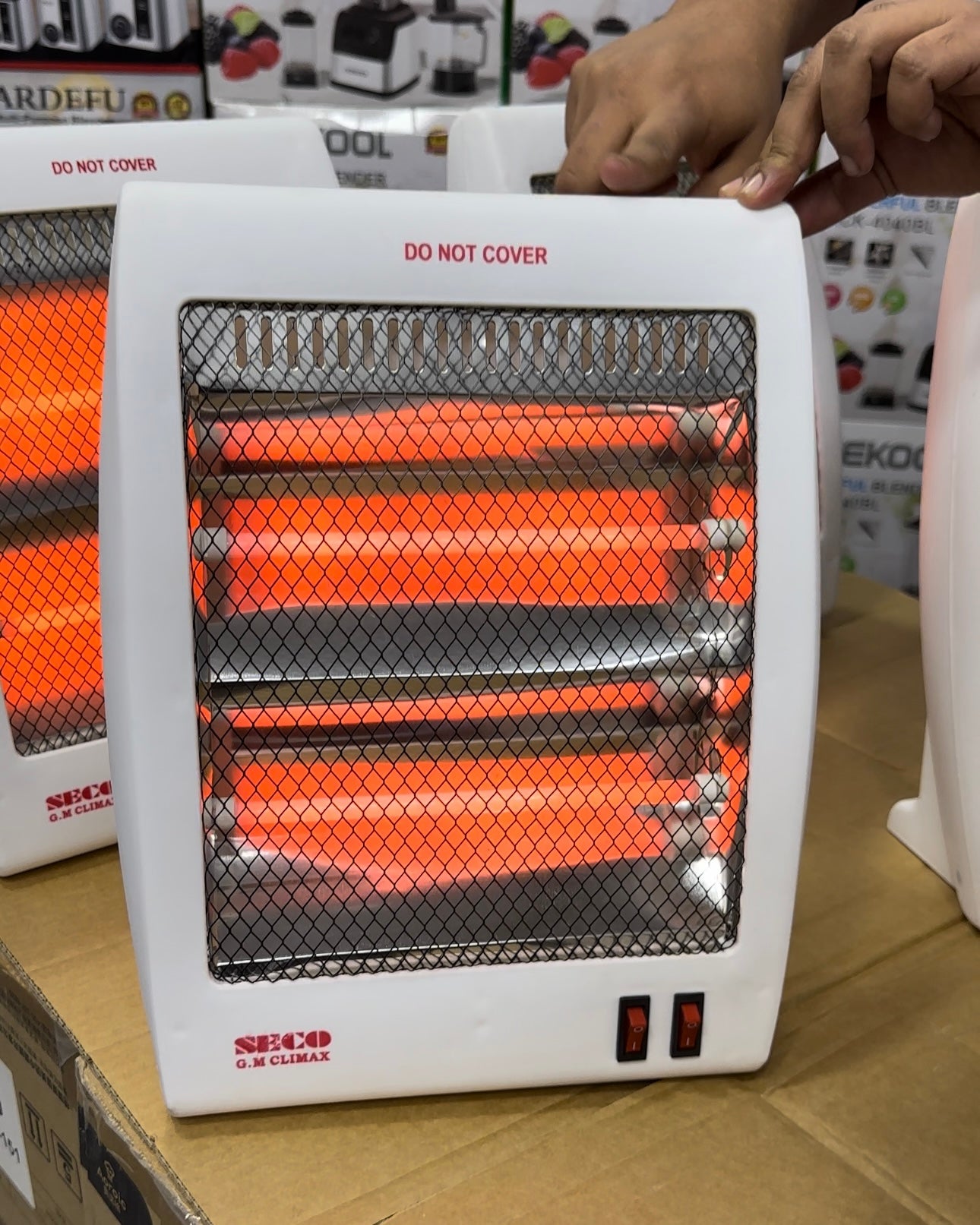 SECO Halogen Heater with Dual Power Settings (400W/800W)